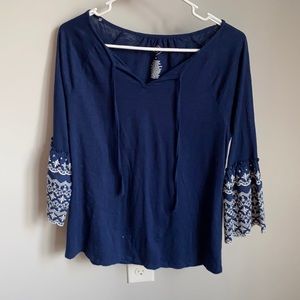 CUTE and SLIGHT BELL SLEEVE TOP! Size: Small